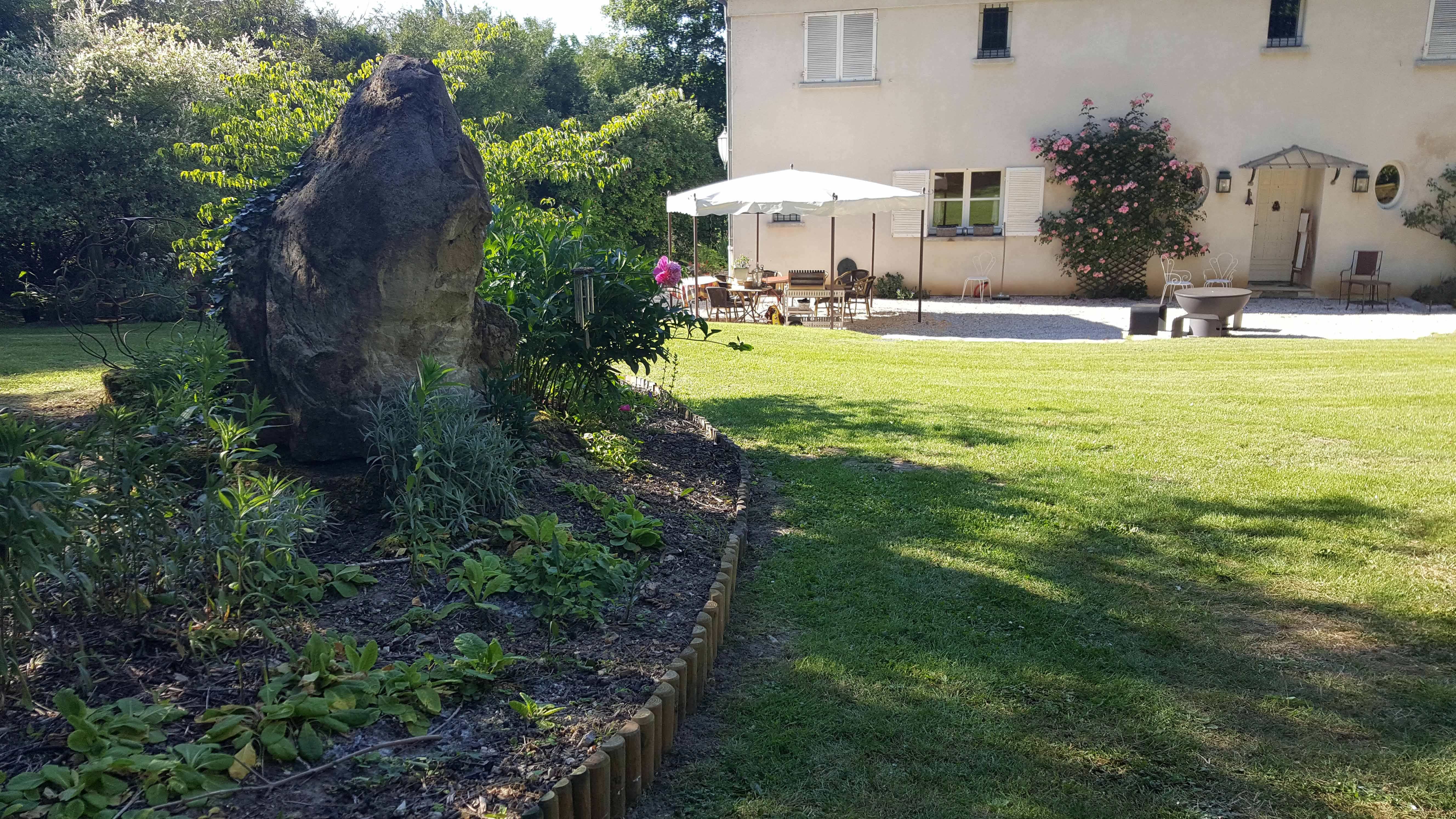 Maison vue du jardin